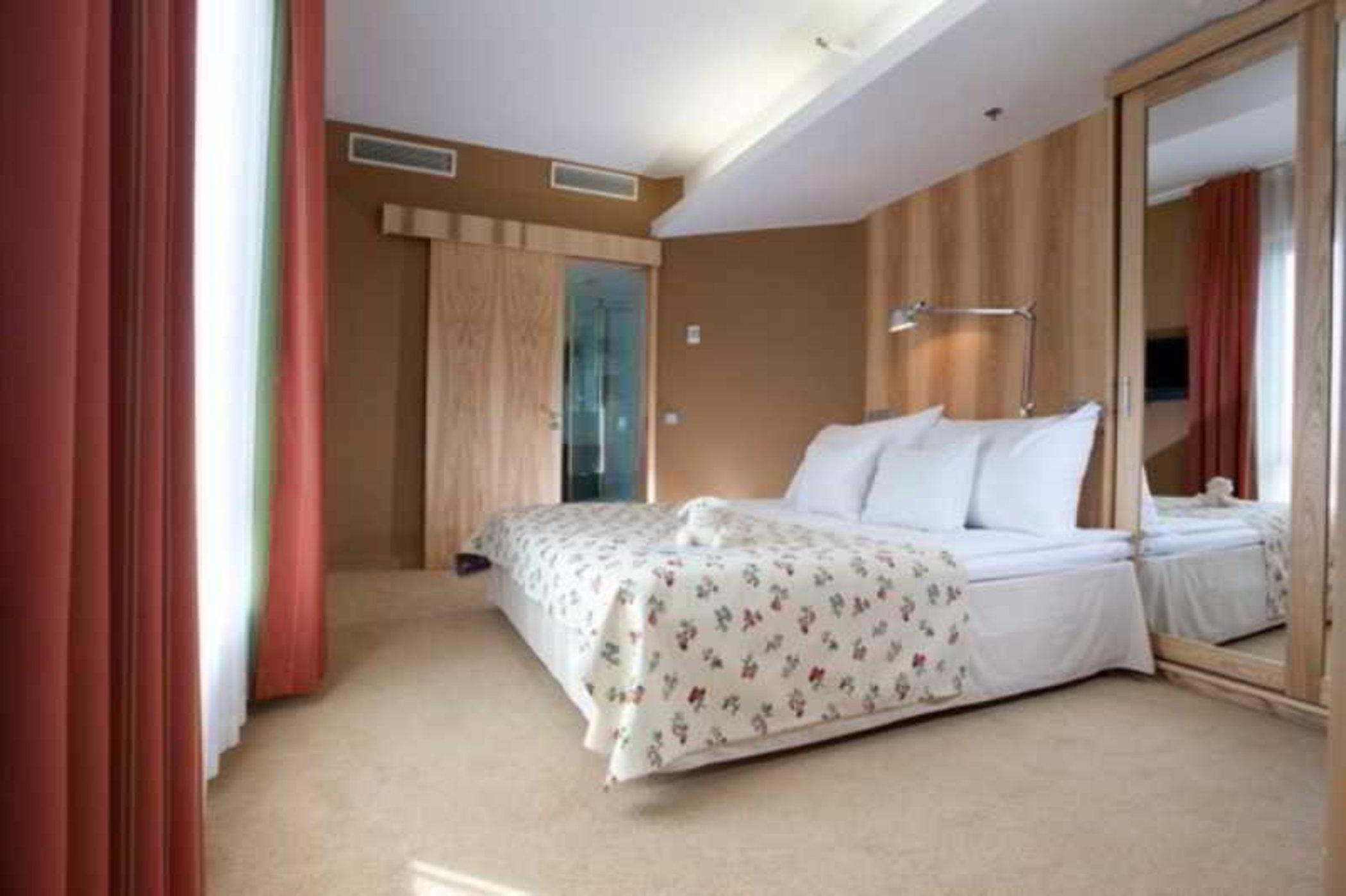 Hestia Europa Hotel 4*